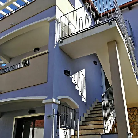 - Isr071023-dyb Apartmán Badesi